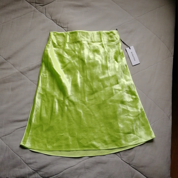 BABATON Slip Mini Skirt Neon Yellow Size 00 Aritzia NWT - Picture 7 of 9